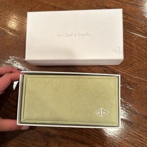 Van cleef bracelet box